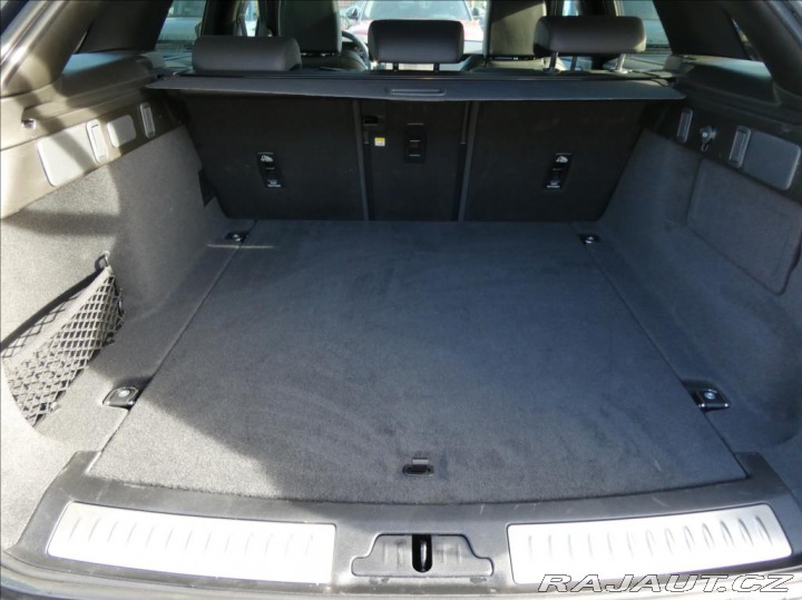 Land Rover Range Rover Velar 3,0 D300 Dynam HSE,1maj,Č 2023