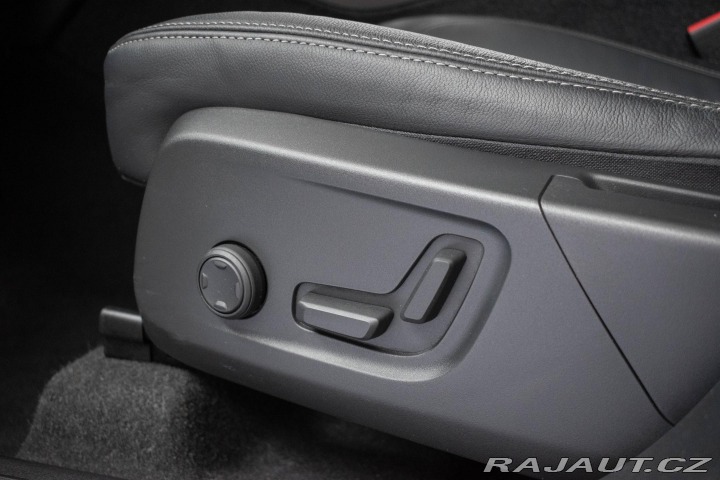 Volvo XC40 B3 DARK PLUS *HARMAN*ČR 1 2023