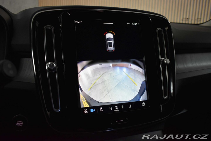 Volvo XC40 B3*REZERVACE* 2023