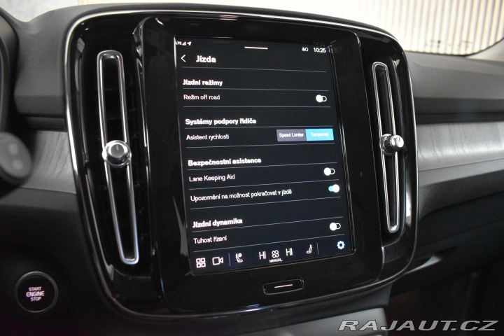 Volvo XC40 B3 DARK PLUS *HARMAN*ČR 1 2023