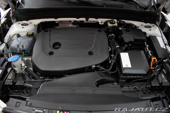 Volvo XC40 B3*REZERVACE* 2023