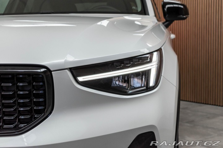 Volvo XC40 B3 DARK PLUS *HARMAN*ČR 1 2023