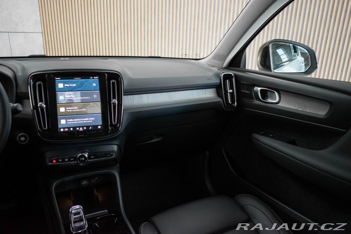 Volvo XC40 B3*REZERVACE* 2023