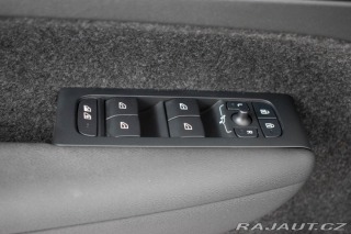 Volvo XC40 B3 DARK PLUS *HARMAN*ČR 1 2023