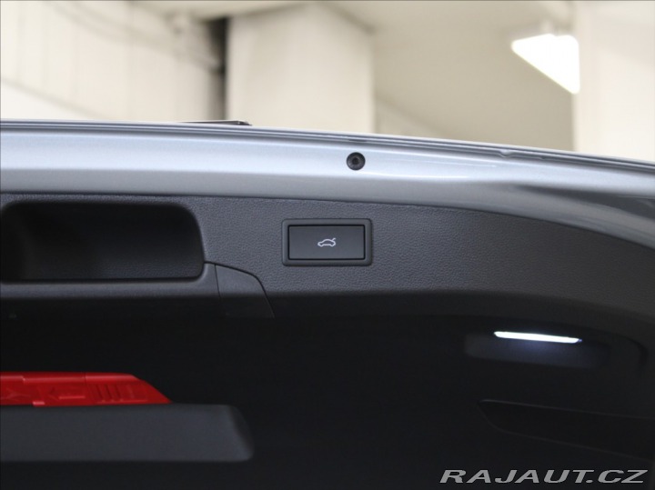 Škoda Superb 1,5 PHEV SportLine 5L ZÁR 2025