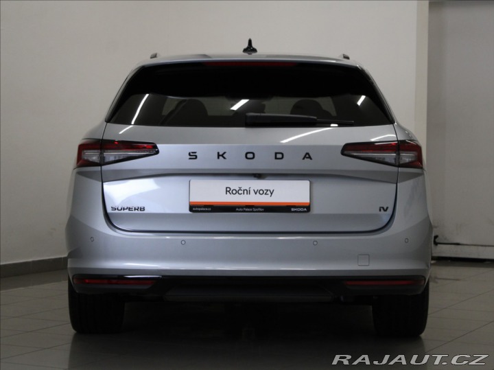 Škoda Superb 1,5 PHEV SportLine 5L ZÁR 2025