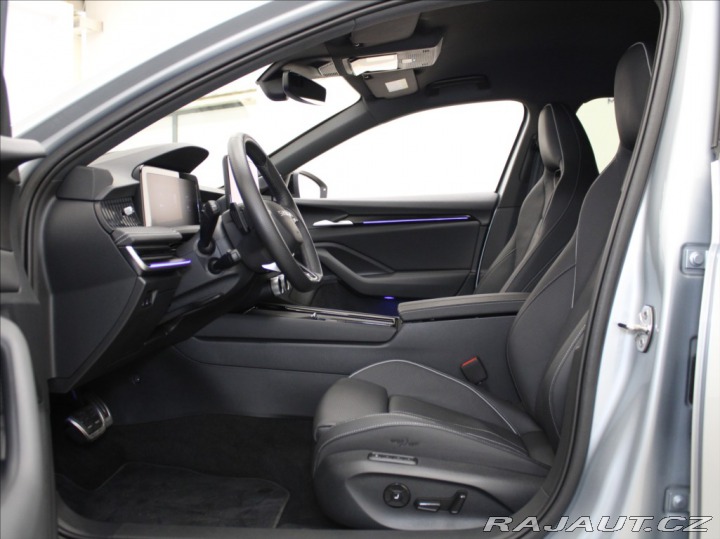 Škoda Superb 1,5 PHEV SportLine 5L ZÁR 2025