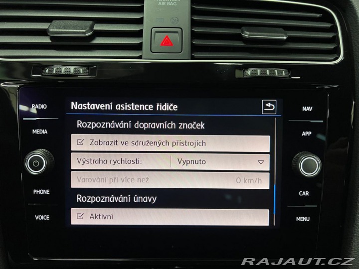 Volkswagen Golf R 221kW DSG 4M, PANORAMA 2020