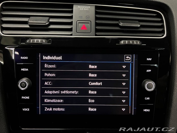 Volkswagen Golf R 221kW DSG 4M, SPORT. VÝ 2019