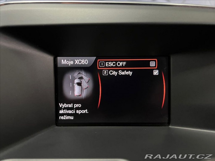 Volvo XC60 D4 AWD MOMENTUM, TEMPOMAT 2016