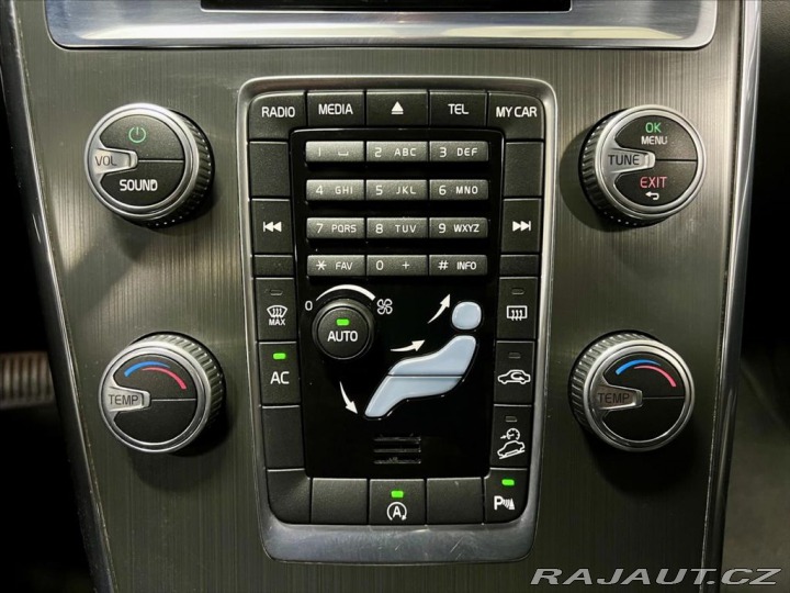 Volvo XC60 D4 AWD MOMENTUM, TEMPOMAT 2016