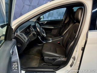 Volvo XC60 D4 AWD MOMENTUM, TEMPOMAT 2016