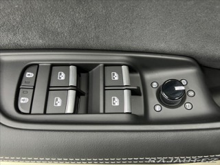 Audi Q8 50TDI QUATTRO S-LINE, BLA 2025