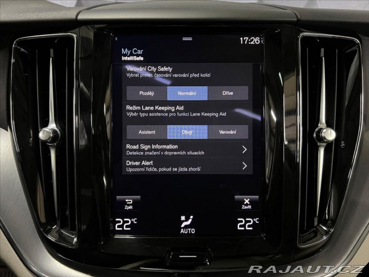 Volvo XC60 T6 AWD RECHARGE, ACC, PAN 2021