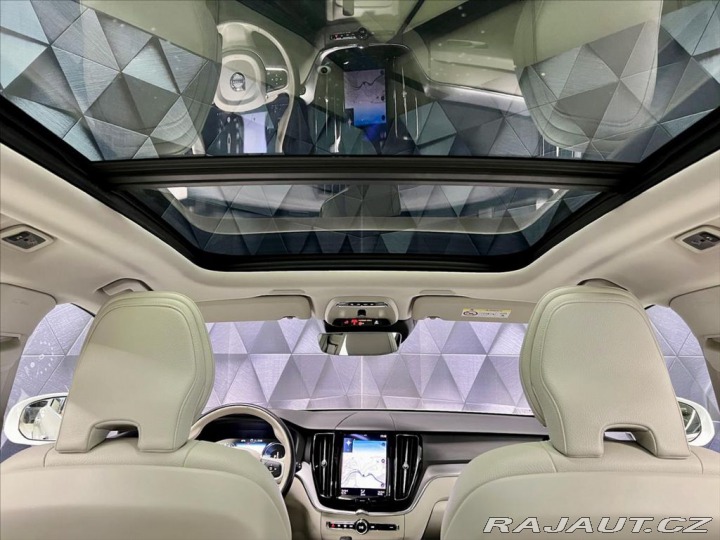 Volvo XC60 T6 AWD RECHARGE, WEBASTO 2021