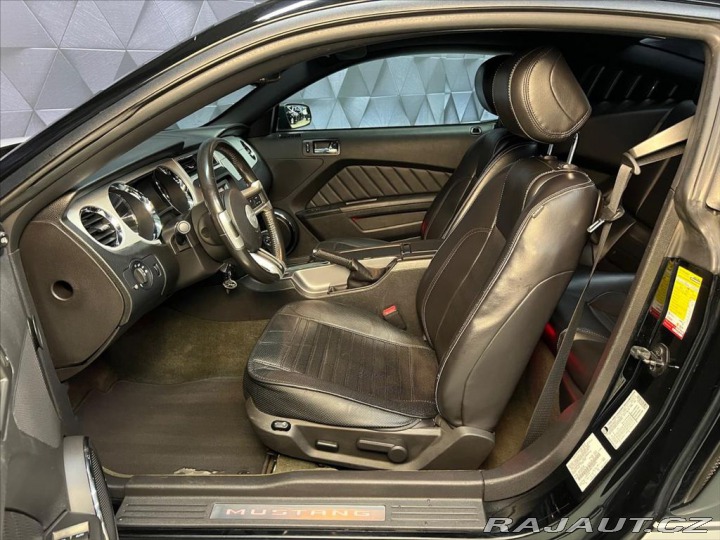 Ford Mustang 3,7 L V6 A/T 227KW, PREMI 2014