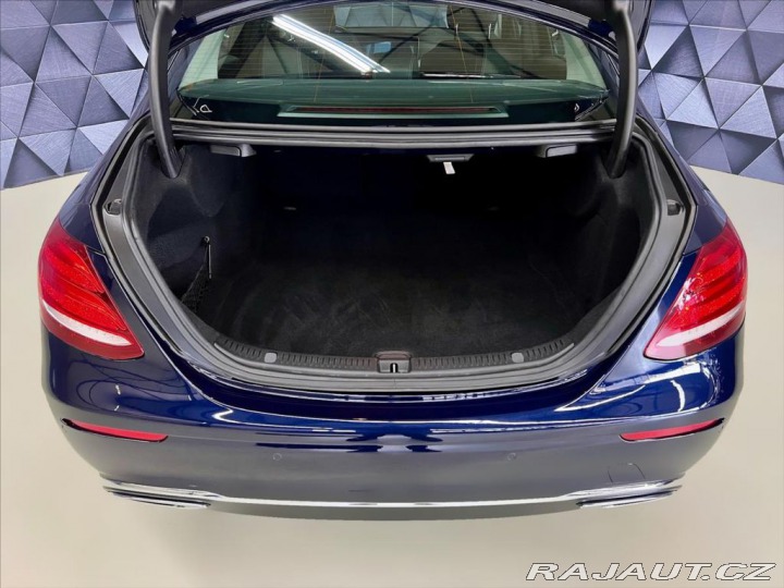 Mercedes-Benz E 220d 9G-TRONIC AVANTGARDE 2017
