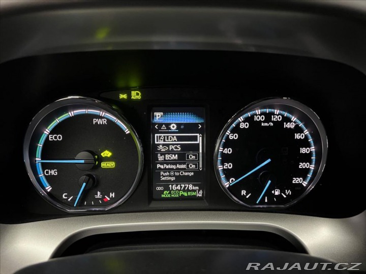 Toyota RAV4 2,5 HYBRID 4WD e-CVT EXEC 2017