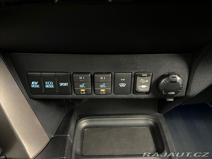 Toyota RAV4 2,5 HYBRID 4WD e-CVT EXEC 2017