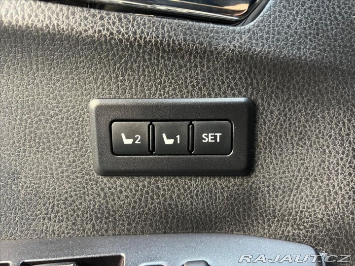 Toyota RAV4 2,5 HYBRID 4WD e-CVT EXEC 2017