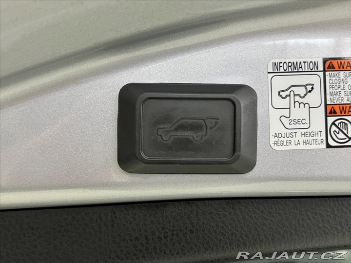 Toyota RAV4 2,5 HYBRID 4WD e-CVT EXEC 2017