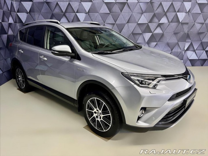 Toyota RAV4 2,5 HYBRID 4WD e-CVT EXEC 2017