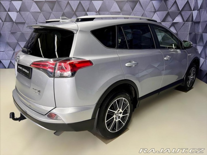 Toyota RAV4 2,5 HYBRID 4WD e-CVT EXEC 2017