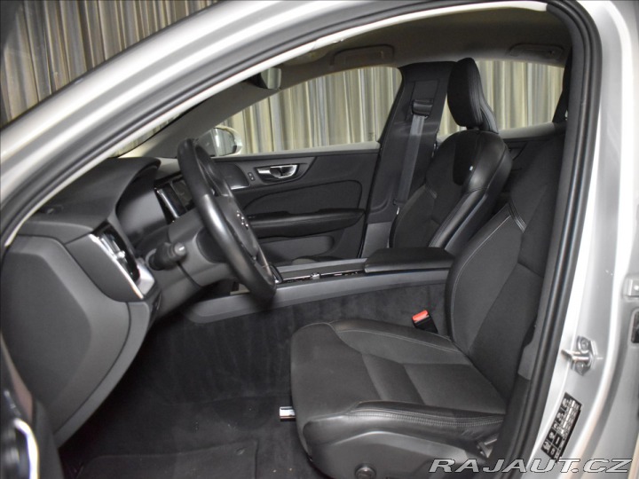 Volvo S60 2,0 B5 momentum Headup,BL 2021