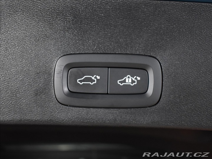 Volvo XC40 2,0 B4 AWD PLUS Bezklíč,H 2023