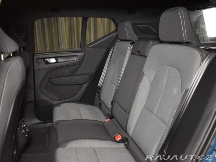 Volvo XC40 2,0 B4 AWD PLUS Bezklíč,H 2023