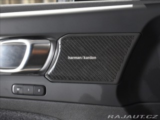 Volvo XC40 2,0 B4 AWD PLUS Bezklíč,H 2023