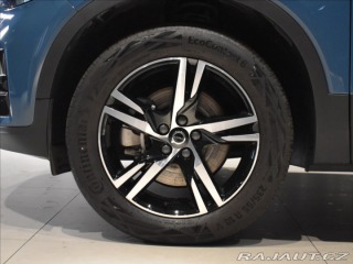 Volvo XC40 2,0 B4 AWD PLUS Bezklíč,H 2023