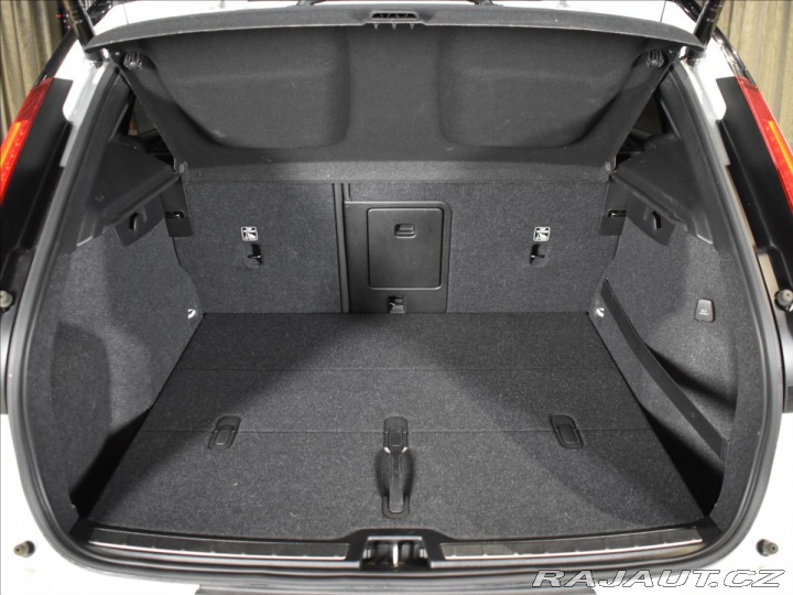 Volvo XC40 2,0 B4 AWD R-design BLIS 2021