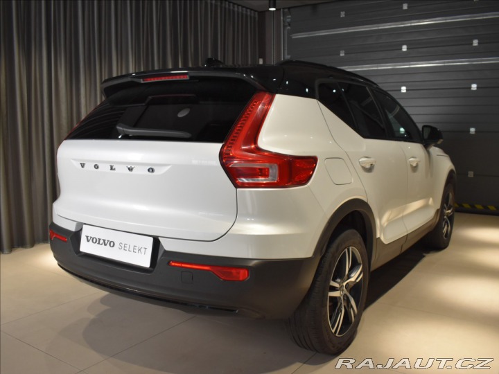 Volvo XC40 2,0 B4 AWD R-design BLIS 2021