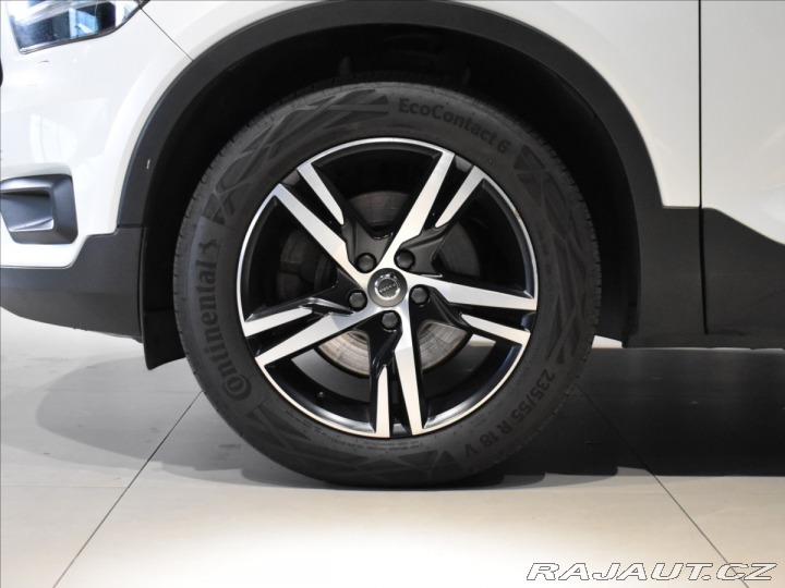 Volvo XC40 2,0 B4 AWD R-design BLIS 2021