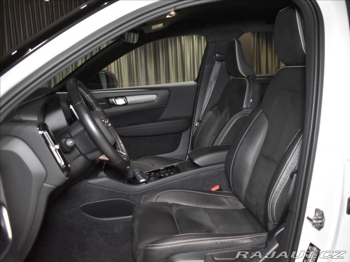 Volvo XC40 2,0 B4 AWD R-design BLIS 2021