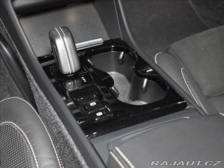 Volvo XC40 2,0 B4 AWD R-design BLIS 2021