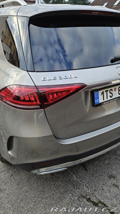 Mercedes-Benz GLE 2,0 300D 4MATIC (1950 c 2020