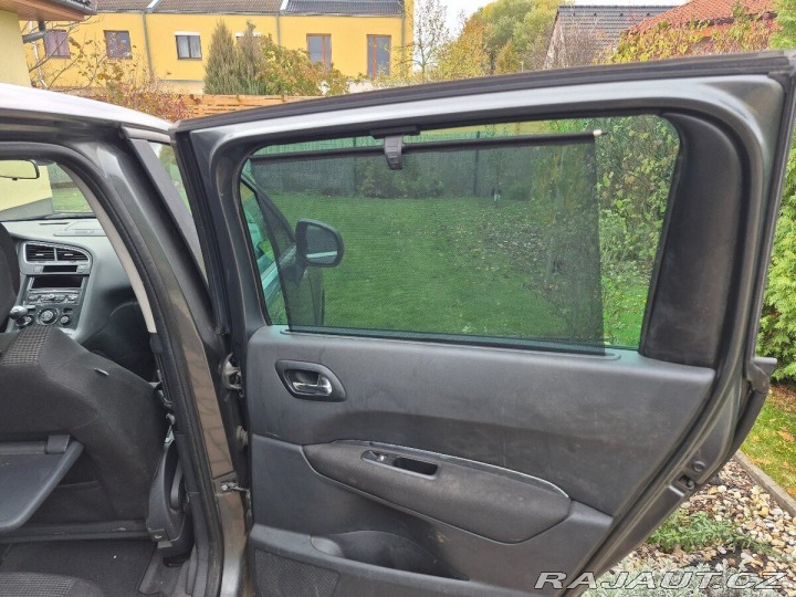 Peugeot 5008 HDI, 7 míst, panar.okno 2011