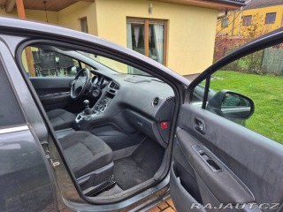 Peugeot 5008 HDI, 7 míst, panar.okno 2011