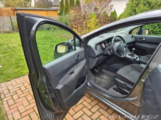 Peugeot 5008 HDI, 7 míst, panar.okno 2011
