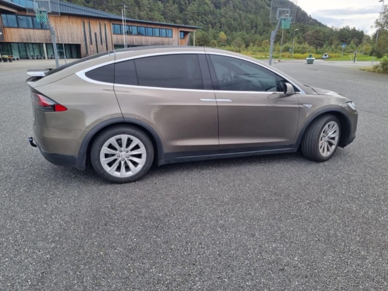 Tesla Model X 90D- Zdarma nabíjení