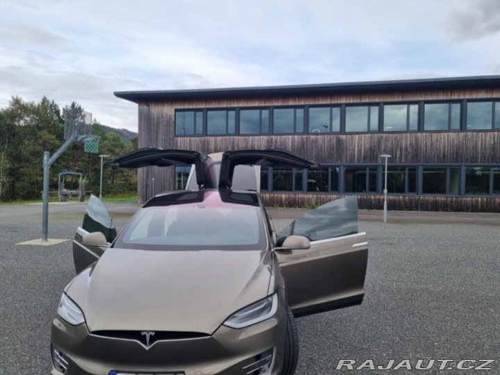 Tesla Model X 90D- Zdarma nabíjení 2016