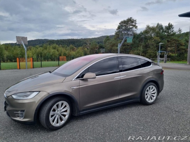 Tesla Model X 90D- Zdarma nabíjení 2016
