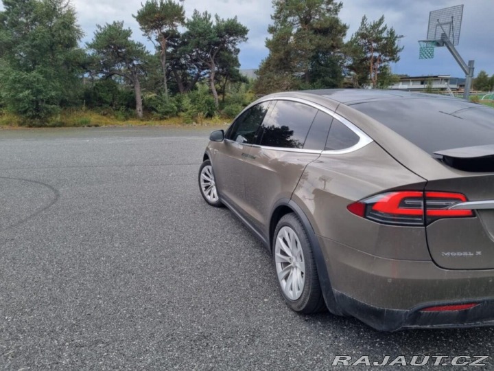 Tesla Model X 90D- Zdarma nabíjení 2016