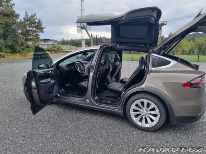 Tesla Model X 90D- Zdarma nabíjení 2016