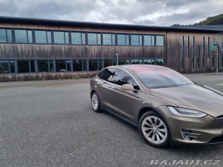 Tesla Model X 90D- Zdarma nabíjení 2016