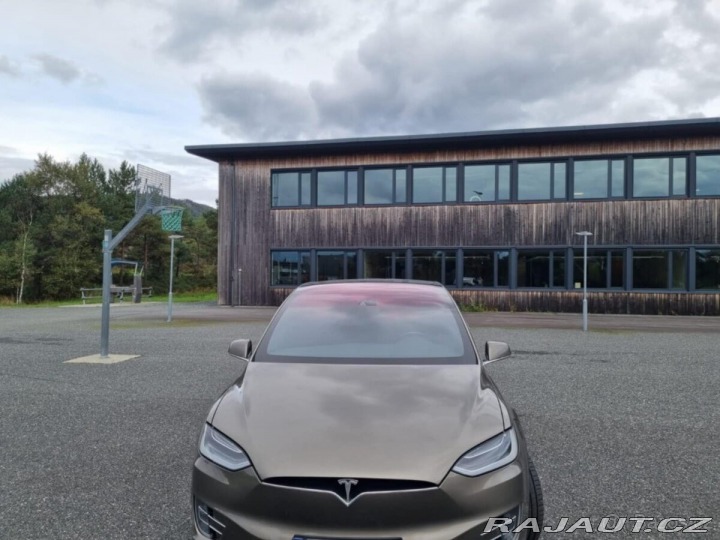 Tesla Model X 90D- Zdarma nabíjení 2016