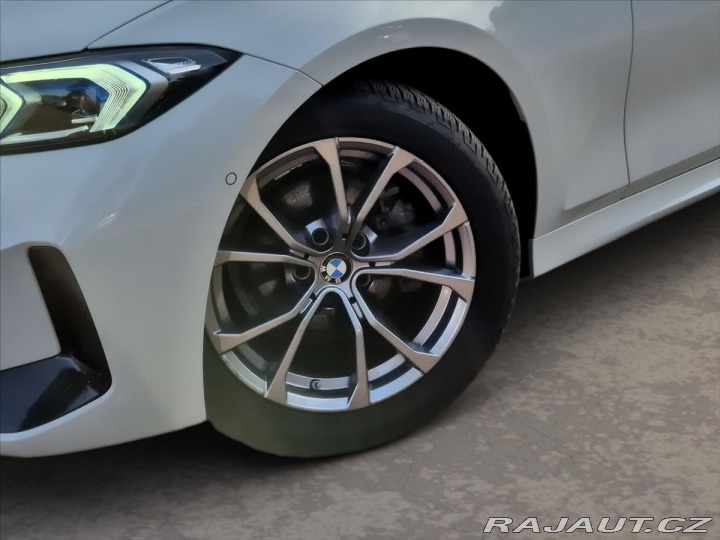 BMW 3 2,0 318d G20 M--Sport 2022