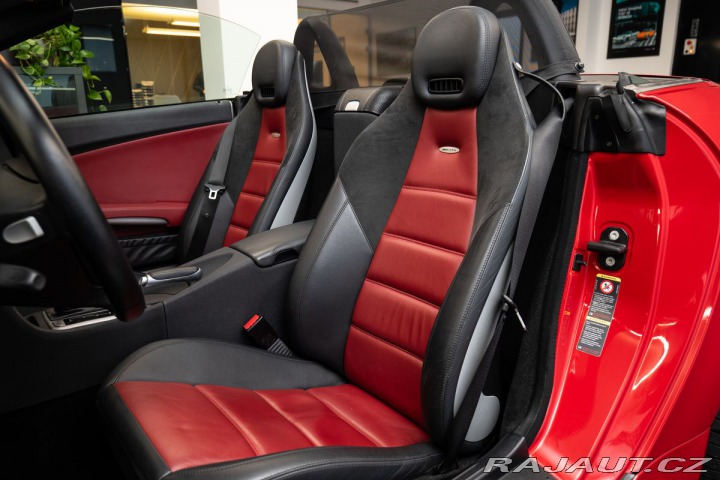 Mercedes-Benz SLK HarmanKardon/V8/Ventilova 1800